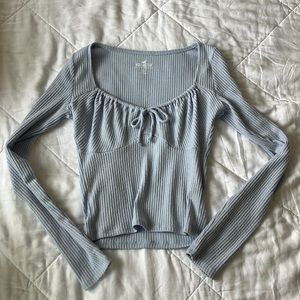 cute and comfy hollister long sleeve!
